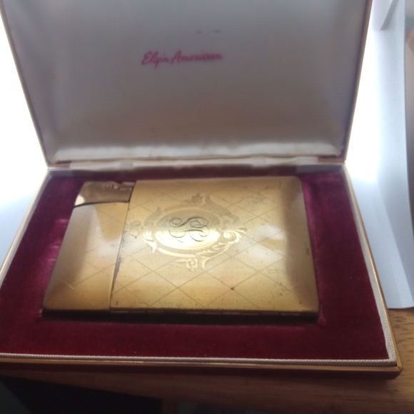 Vintage Cigarette Case w/built-in lighter with initials JS. Over 70 years old. - Picture 5 of 5